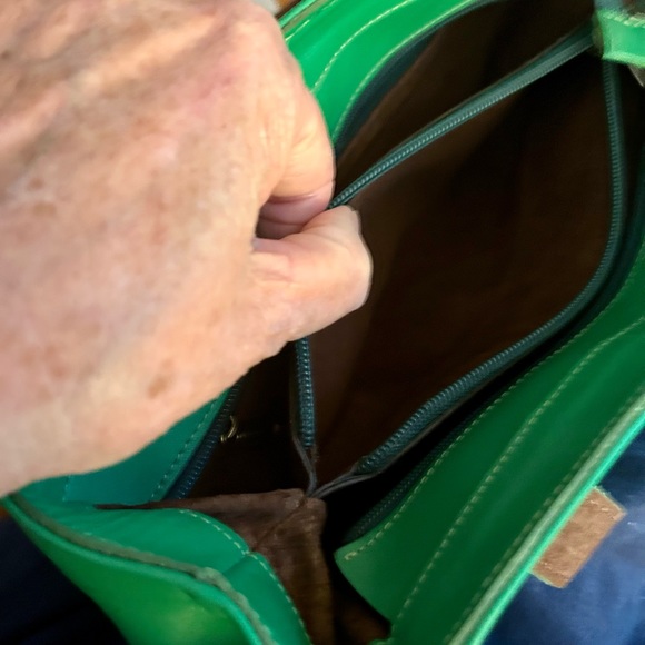 Green leather bag. - Picture 2 of 8